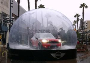 China Huge Clear Christmas Snow Globe / Bubble Tent Product Show Case for Auto Display factory