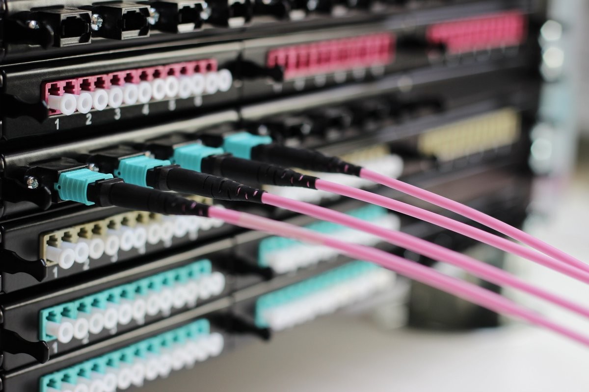 Fiber Optical 24 MTP MPO Patch Cord 5M OM4 24 Core Magenta Low Loss 0.3dB type B