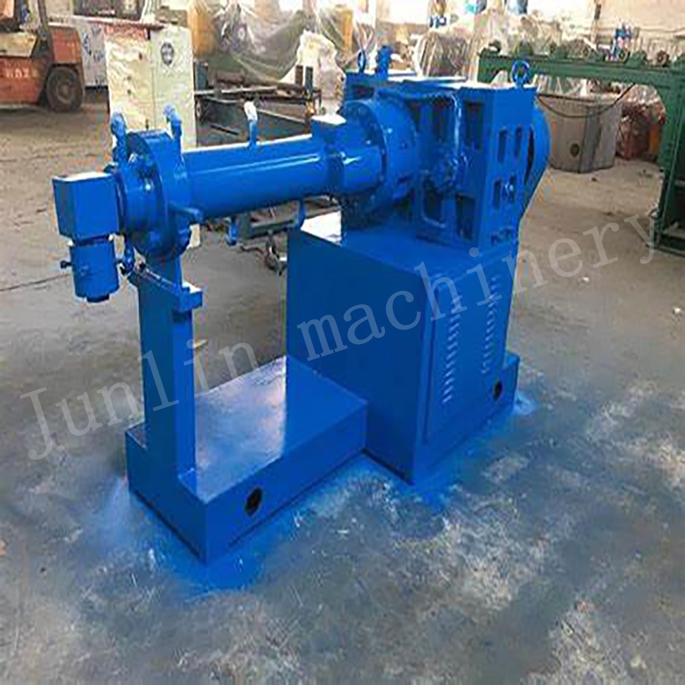 China Hot Feed Rubber Extruder For Rubber Tire Customizable Design factory