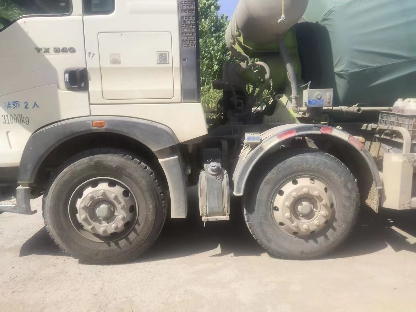 2020 ZOOMLION 12 Cubic Concrete Mixer Truck 13400kg Robust Steel Drum Material