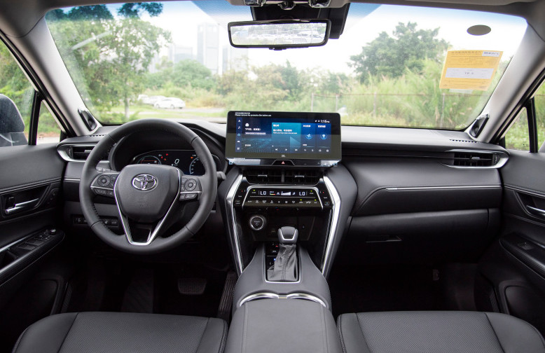 Toyota VENZA 2023 2.5L Hybrid Front 4wd zhizun version Popular brand Medium suv car
