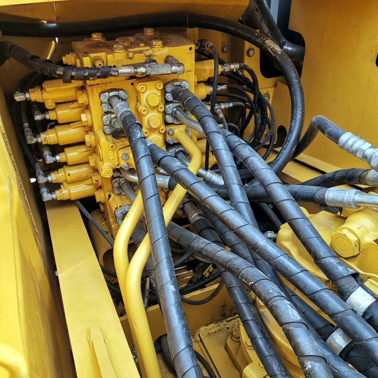 Komatsu PC200-8 Used Japan Excavator 20 Ton Crawler with and Original Hydraulic Pump