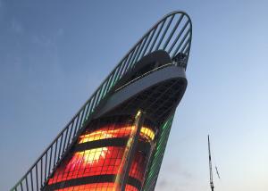 China 150W/Sqm Outdoor Advertising LED Screen 2R2G2B 3600CD/Sqm Transparent factory