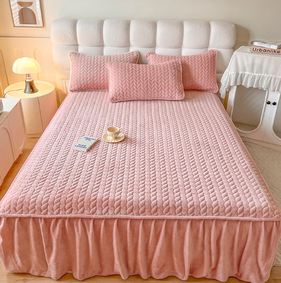 Single Bed Coral Velvet Bedspread with Lace Padding Anti-Static Cotton Flannel Bed Skirt