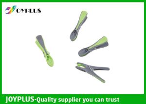 China Eco Friendly Coloured Wooden Clothes Pegs , Aluminium Clothes Pegs Various Color factory