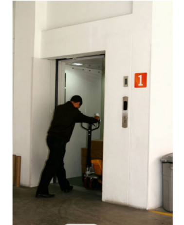 China AV Drive Warehouse Freight Elevator With Machine Room 3000KG factory