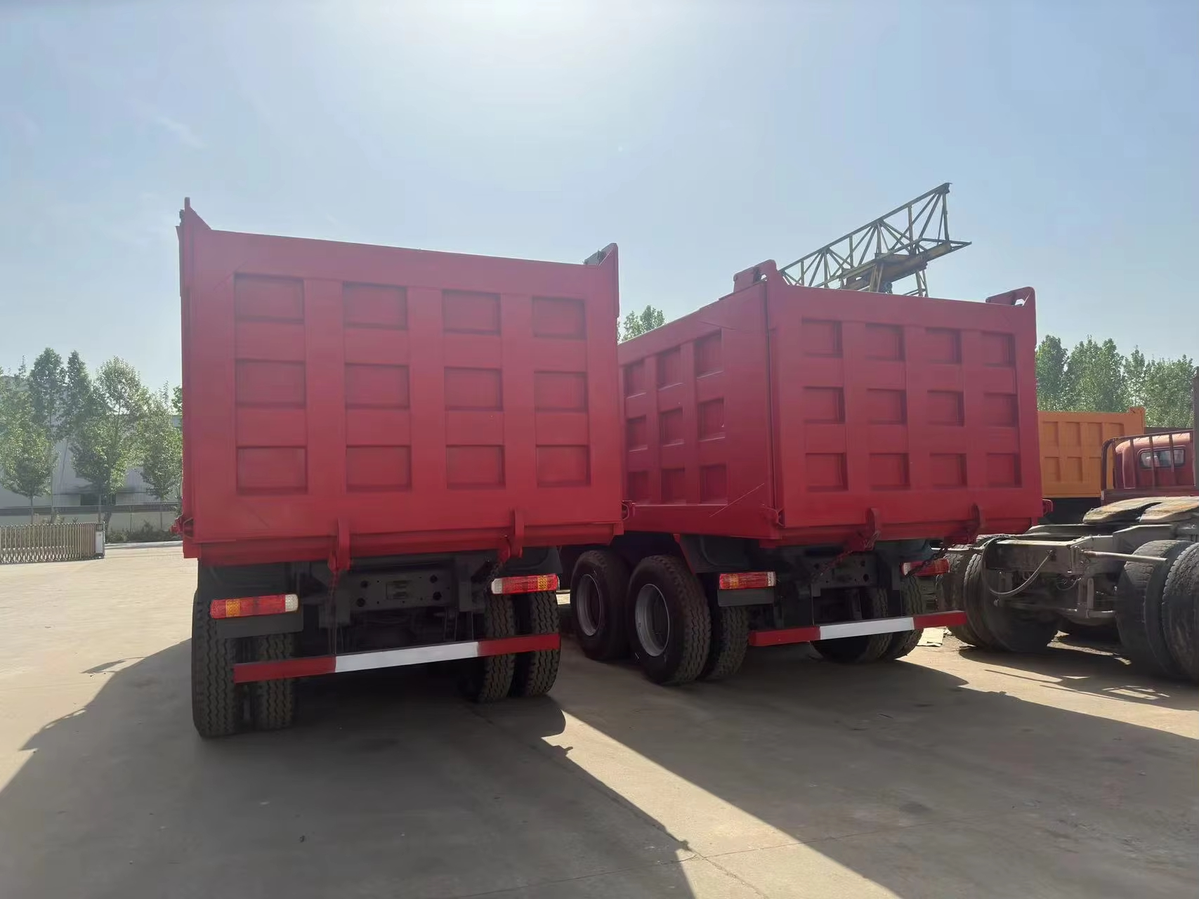 Used Sinotruk Howo 10 Tyres 6X4 40Ton Tipper 371 375HP Long Distance Mine Sand Dump Trucks