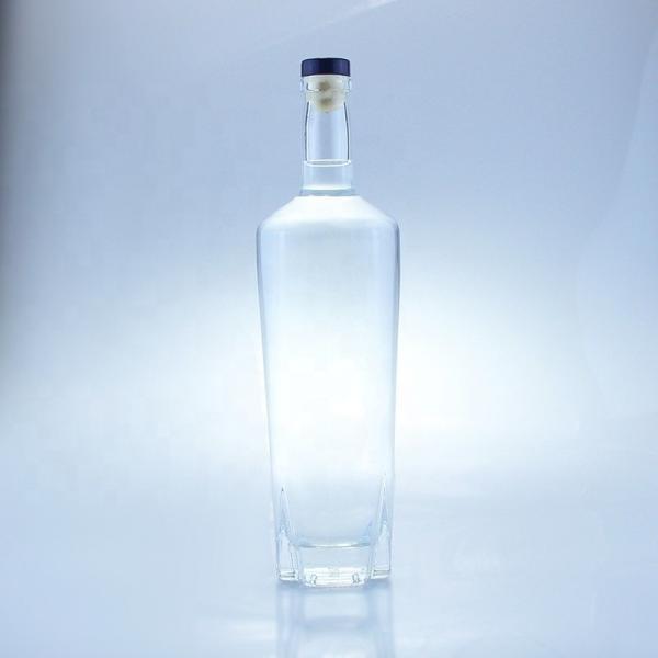 Glass Collar Glass Bottle For Alcoholic Beverages 750 ml with Cork Sealing Flint