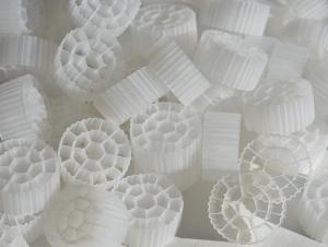 China HDPE MBBR Biofilter Floating MBBR Media Material Plastic Filter Media For Sewage Treatment Plant factory