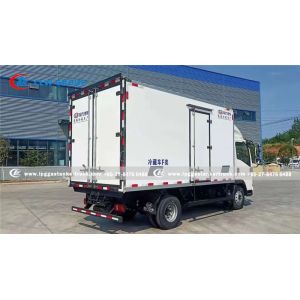 Sinotruk HOWO Small Refrigerated Van Truck 3tons 5tons