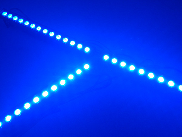 240V 60hz 4 In1 RGBW 18 * 12W LED Wall Washer 45° Beam Angel / Dj Light Bar