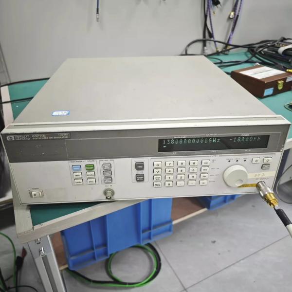 Synthesized Swept CW RF Signal Generator HP Agilent 83711B 2 GHz – 20 GHz