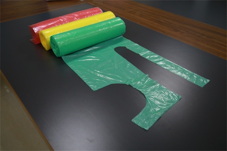 Colored Disposable Medical Aprons On The Roll , Green Disposable Aprons Anti Dust