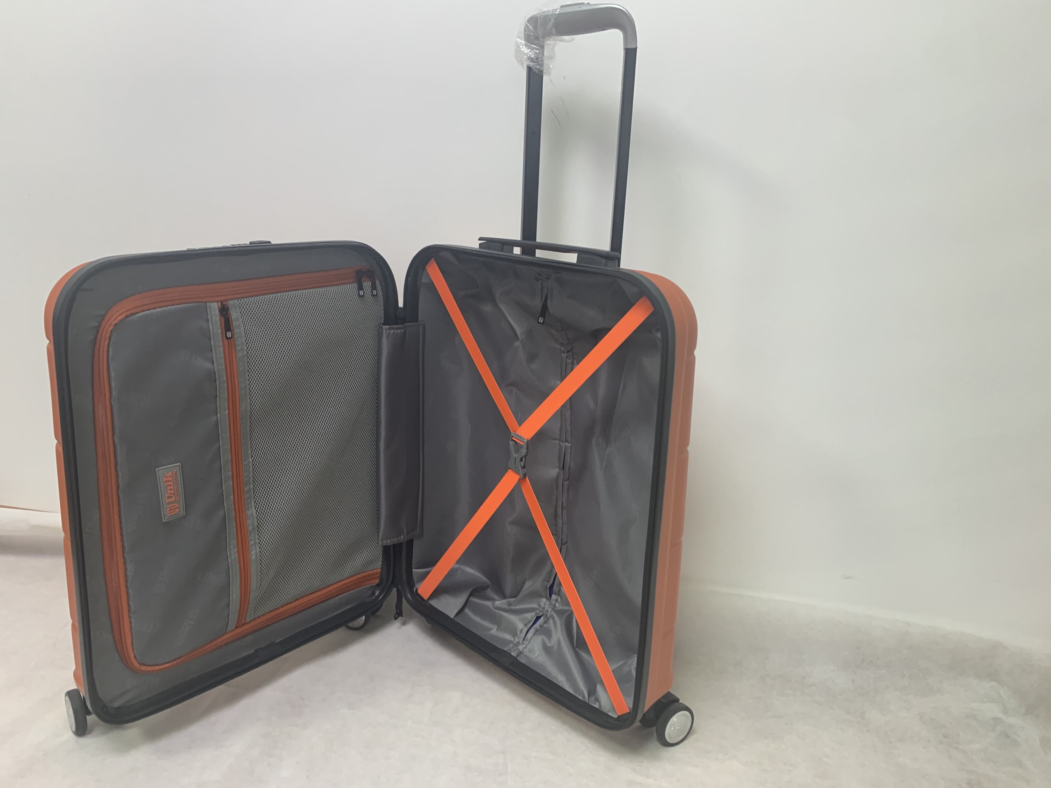 210D Polyester ABS Trolley Luggage With Hardside Spinner Wheels