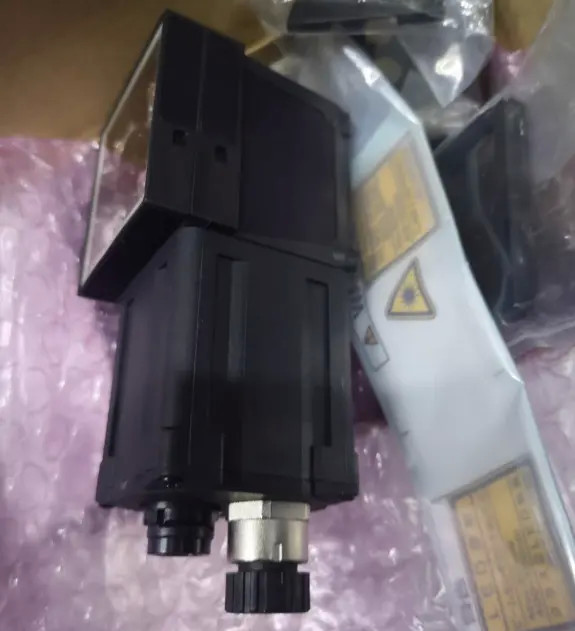 FQ2-S20050F Japanese Omron Programmable Controller with Relay Outputs