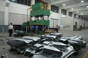 China High Precision Four Post Hydraulic Stamping Press Machine 1250T Speed Adjustable factory
