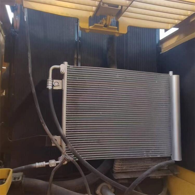 Good Working Condition Komatsu PC200-8 Crawler Excavator Japan Used PC220-8 in Shanghai