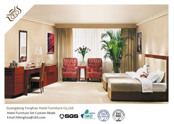 Mahogany Finished Double - Bed Bedroom Furniture Set Modern Corner Table With