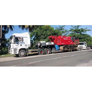 China Customizable Steel Multi Axis CIMC Lowbed Semi-Trailer Truck Trailers factory
