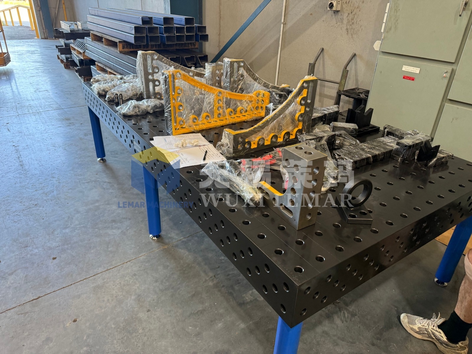 Durable Mobile D28 Grid Full Accessory Organized Industrial Welding Table