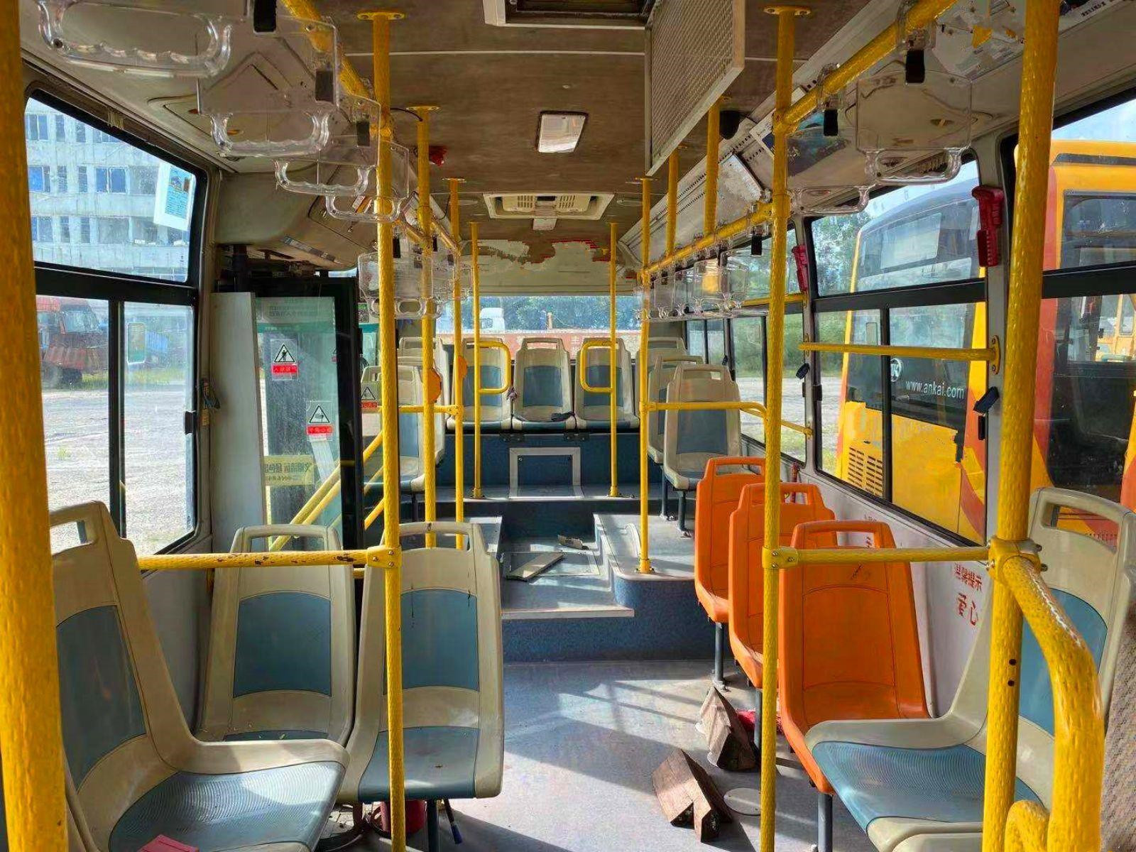 Yutong ZK6770 Luxury 20 Seats Used Second Hand Yuchai 140kw Diesel Fuel Tourist Coach Bus