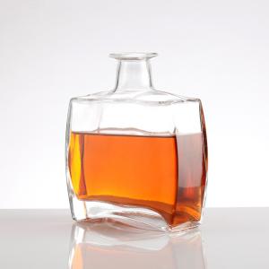 China 750ml Vodka Glass Liquor Bottle With Cork Large Glass Trade Bottle Super Flint Glass factory