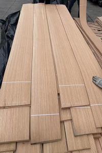 China Quarter cut Red Oak Veneer panel 0.5mm Wood Veneer AAA Grade factory