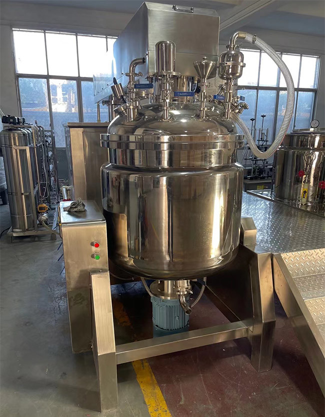 Cosmetic Cream Vacuum Emulsifier Mixer 300L-500L Agitator 65 Rpm