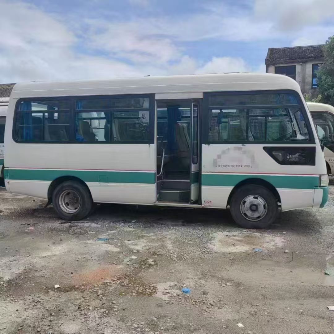 18 Seats Tour Bus With Max Speed of 100km/h and Customer's Requirement