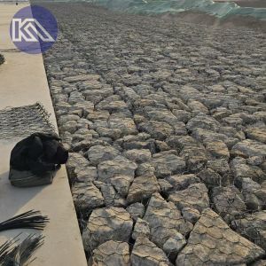 China Galvanized Iron Wire Mesh Gabion Basket on sale