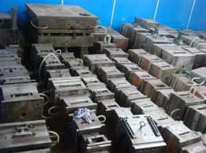 China Plastic moulds injection molding factory