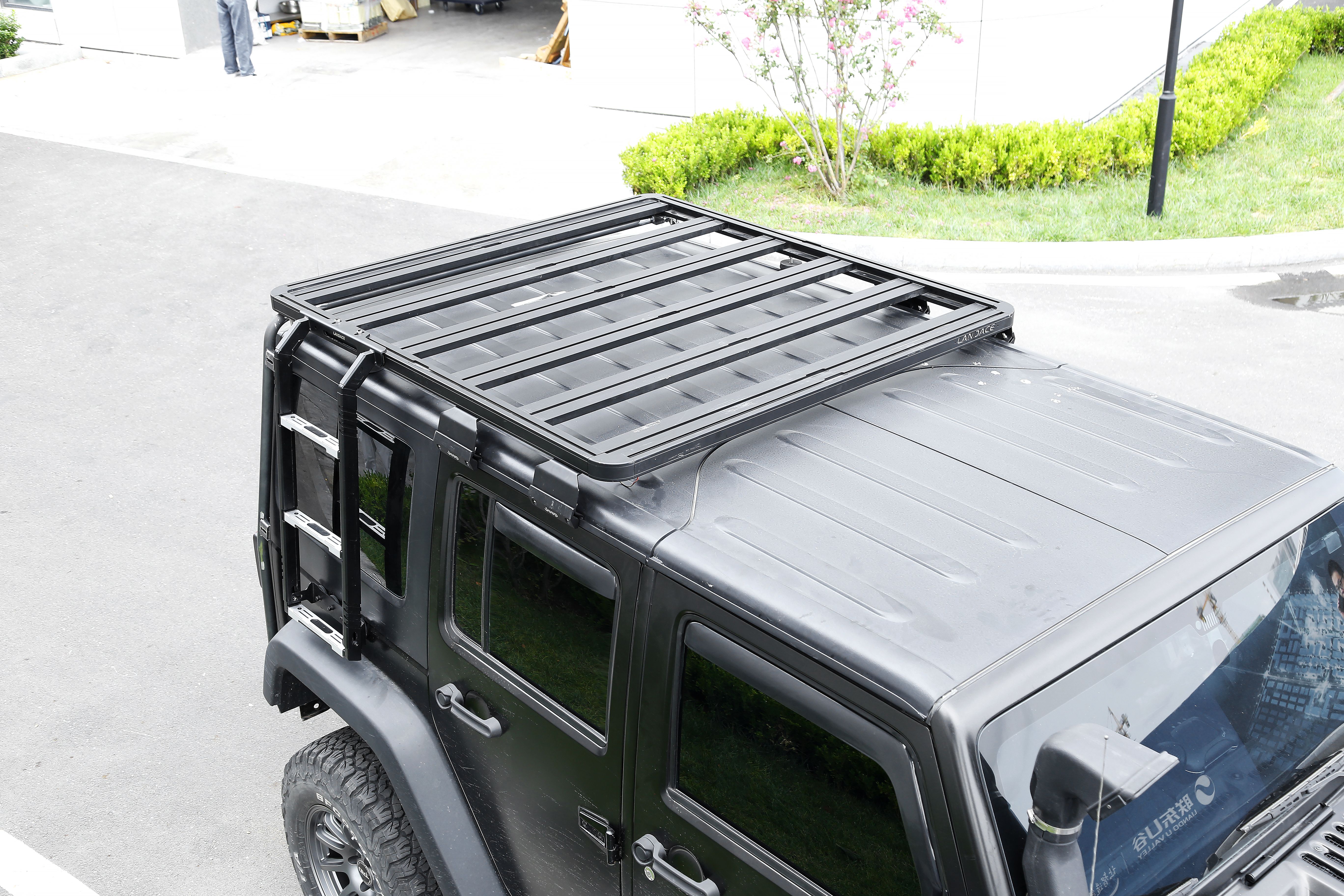 Efficiently Expand Your Jeep JK's Storage with Black Powder Coated Roof Rack Platform