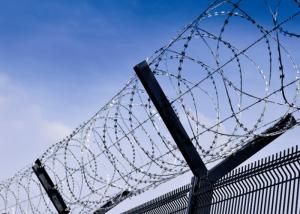 China Y Shape Prison Galvanized Anti Climb Fence With Razor Wire factory