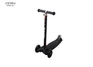 China Plastic PU Flash 3 Wheel Kids Scooter For Boys And Girls factory