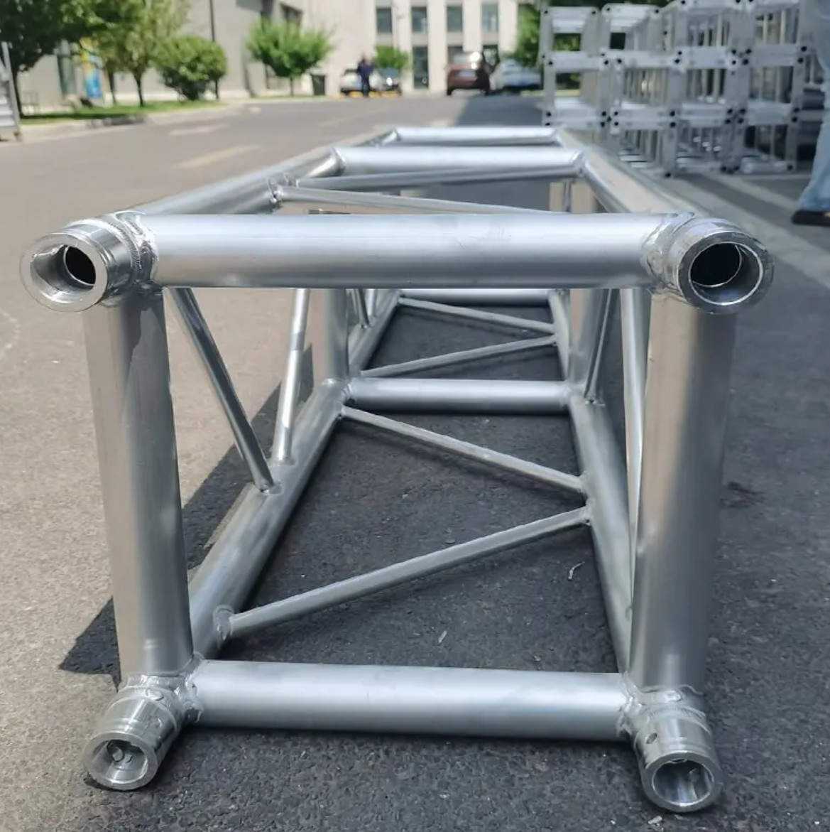 OEM Silver Aluminium Stage Truss Portable Aluminium Alloy Truss With Accessories