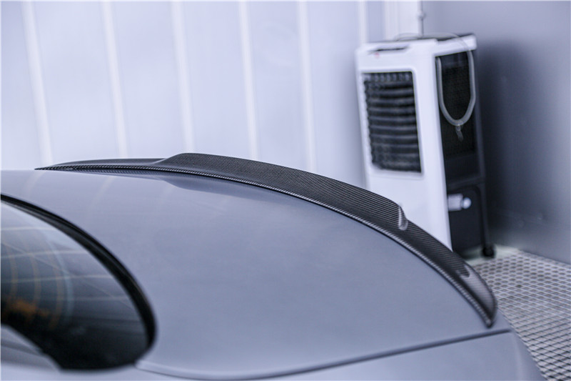 Auto Parts Carbon Fiber Body Kit for Mercedes E63S E63s Carbon Fiber Front Scoop Diffuser Spoiler Carbon Fiber Hood