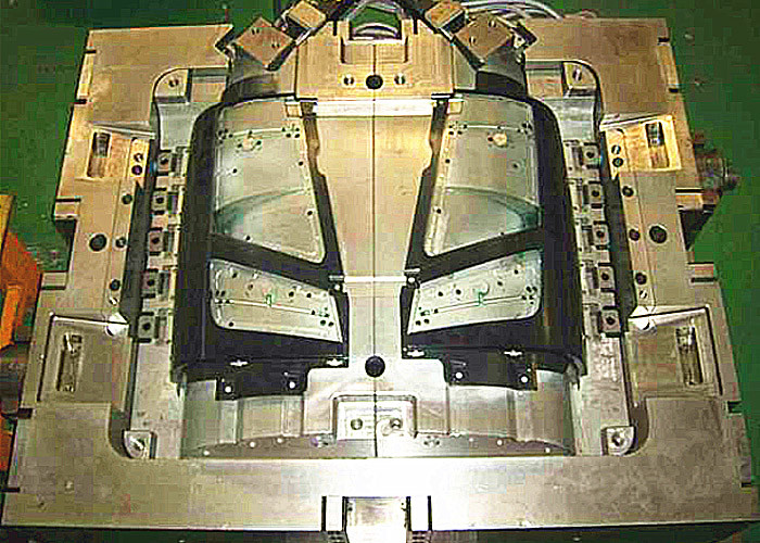Headlamp Panel Plastic Auto Parts Mould Spare Parts Multi Cavity For Right And Left