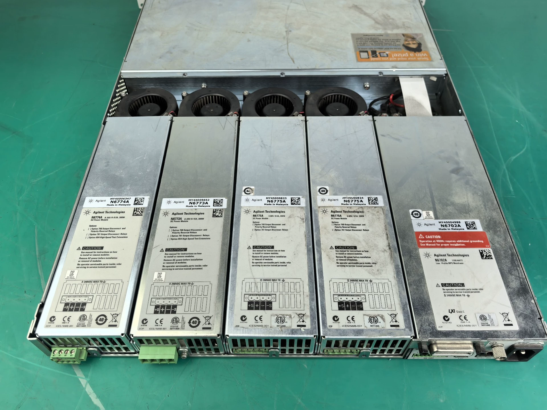 1200 W 4 Slot Modular Power System Mainframe Agilent N6702A