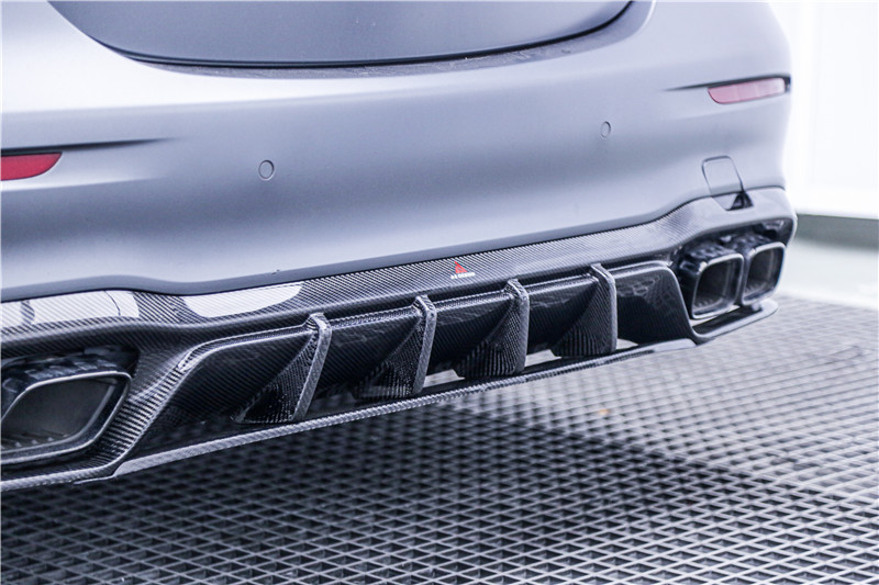 Auto Parts Carbon Fiber Body Kit for Mercedes E63S E63s Carbon Fiber Front Scoop Diffuser Spoiler Carbon Fiber Hood