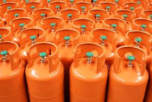 China 2.5-20KG Liquefied Gas Cylinder Sandblasting With CGA-580 Valve For Storage factory