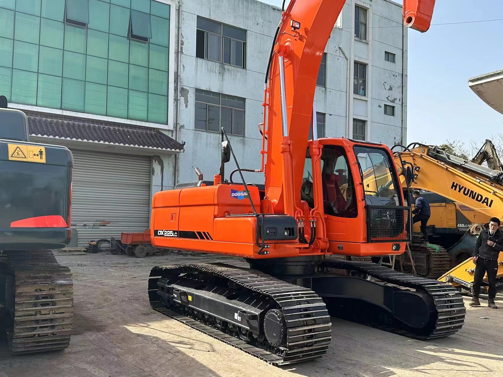 High Quality original Used Excavator Doosan Dh60 Dh75 Dh80 Doosan DX500LC DX300 DX220 DX225 used Excavator for sale