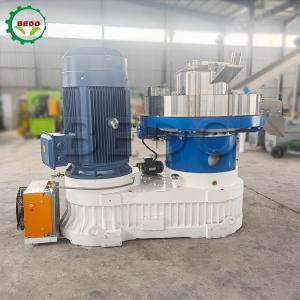 China 560mm Ring Die Wood Pellet Mill With PLC Control factory