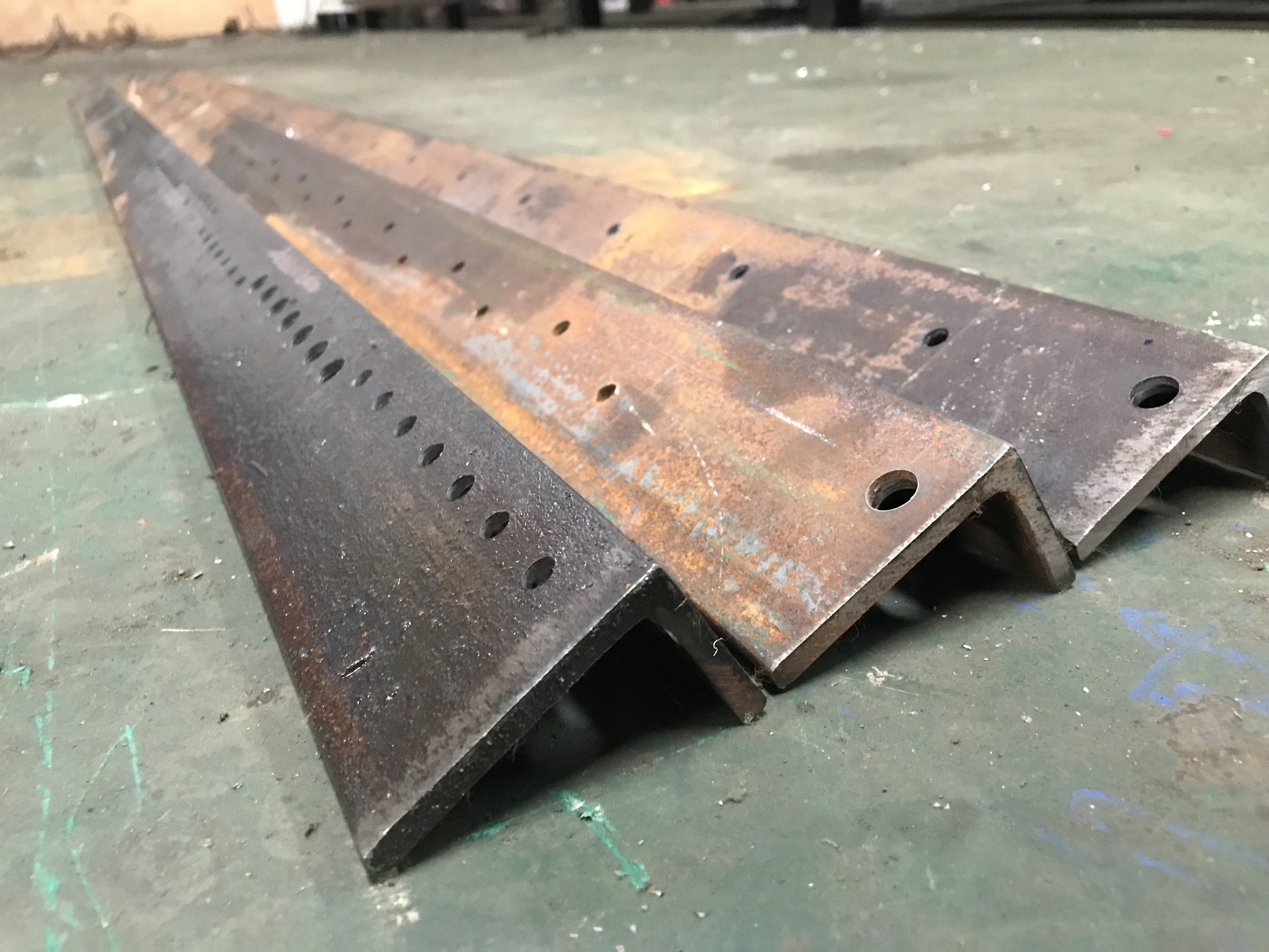 3500kg Red Electric Angle Steel Punching Equipment With 125mm And 12mm