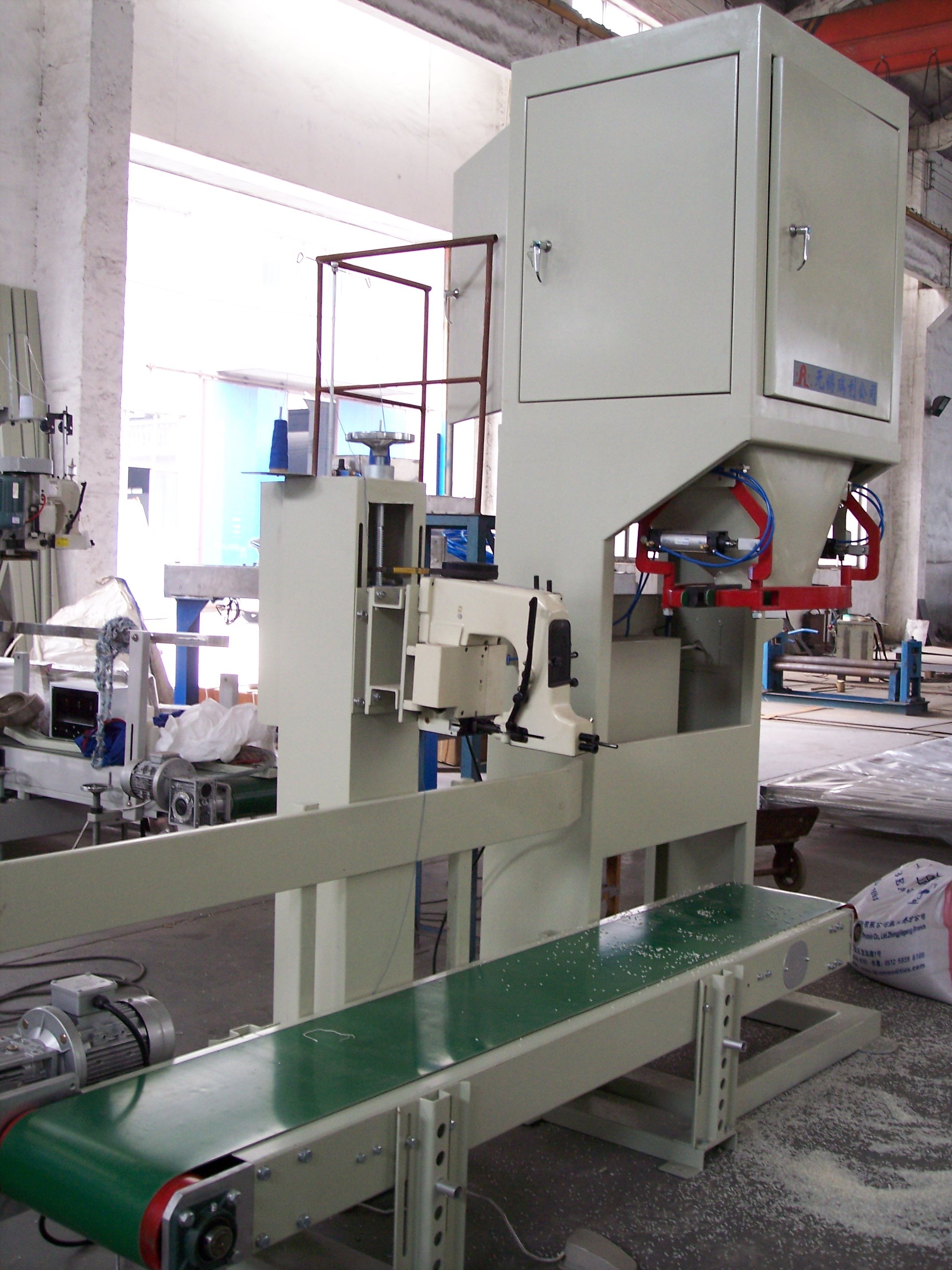 China Pneumatic Auto Filling Feed Bagger Granular Fertilizer Bagging Machine factory