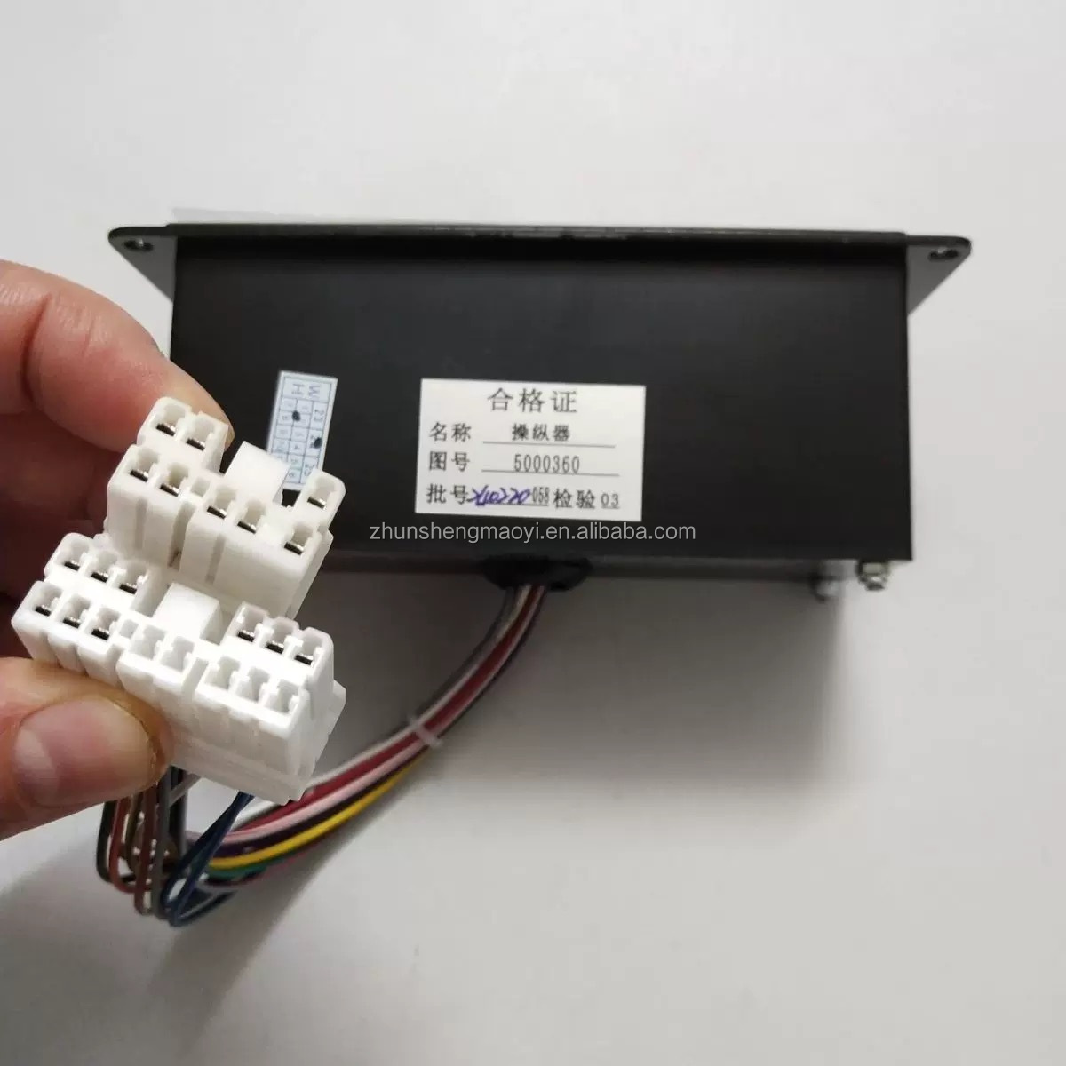 Easy Temperature Control with Handle Temperature Sensor on Air Conditioner Control Panel