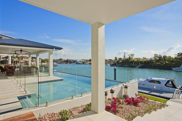Australian Standard Toughened Glass panels Glass Pool Fencing 10mm with Polished
