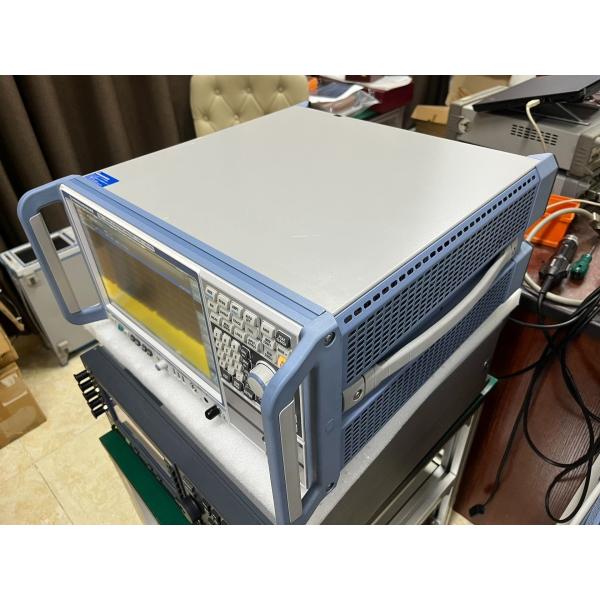 43.5 GHz Ultra Wideband Rohde And Schwarz Signal Analyzer FSW43