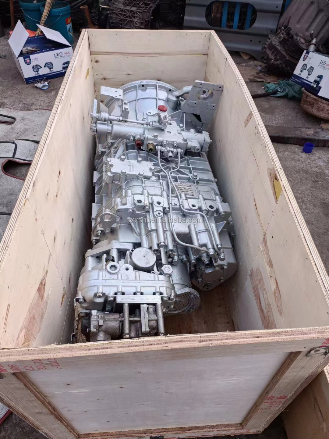 Shacman Dongfeng HOWO FAW Heavy Duty Truck Transmission Housing Gearbox Intermediate Housing 1325301063