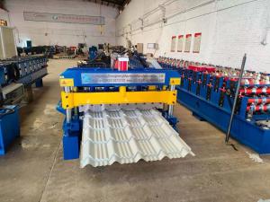 China Color Steel Coil Glazed Tile Roll Forming Machine With Hydraulic Power factory