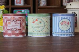 China Metal Tinplate Printed Oval Tin Box For Vodka Wine Packaging factory